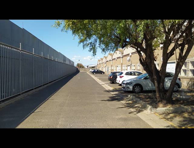300M² WAREHOUSE TO LET IN EPPING INDUSTRIAL